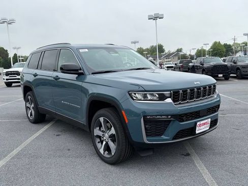 New 2026 Jeep Grand Cherokee L Limited w/ Luxury Tech Group II AWD/4WD image 2