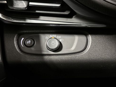 New 2026 Buick Envista Preferred FWD image 18