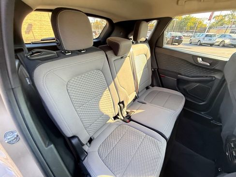 Used 2020 Ford Escape SE image 21