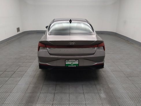 Used 2023 Hyundai Elantra SEL w/ Convenience Package FWD image 6
