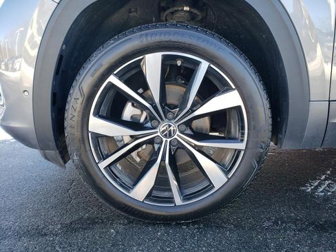 Used 2025 Volkswagen Atlas SEL Premium R-Line image 33