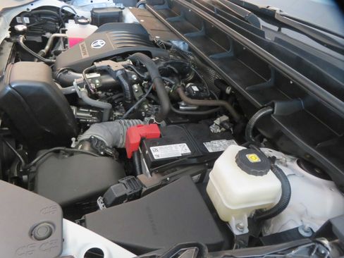 Used 2023 Toyota Highlander XLE FWD image 63