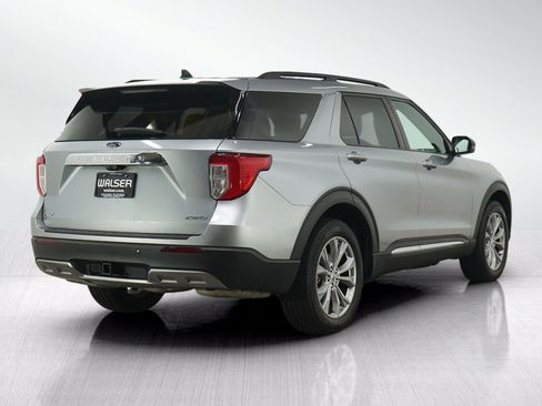 Used 2024 Ford Explorer XLT w/ Equipment Group 202A AWD/4WD image 6