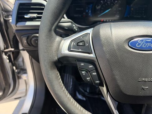 Used 2016 Ford Fusion Titanium FWD image 25