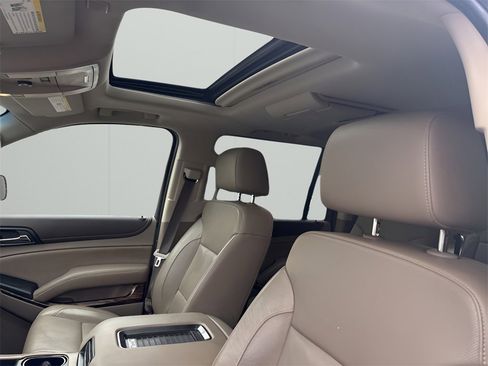 Used 2017 GMC Yukon XL SLT w/ Open Road Package image 10