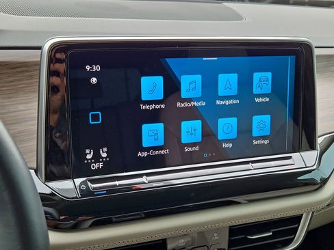 Used 2024 Volkswagen Atlas SEL Premium R-Line AWD/4WD image 19