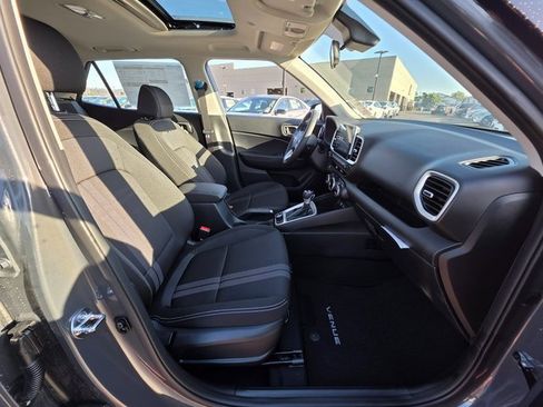 New 2025 Hyundai Venue SEL image 10