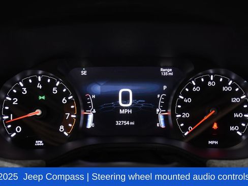 Used 2025 Jeep Compass Latitude w/ Sun & Sound Group AWD/4WD image 14