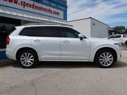 Used 2016 Volvo XC90 T6 Momentum w/ Momentum Plus Package AWD/4WD image 4