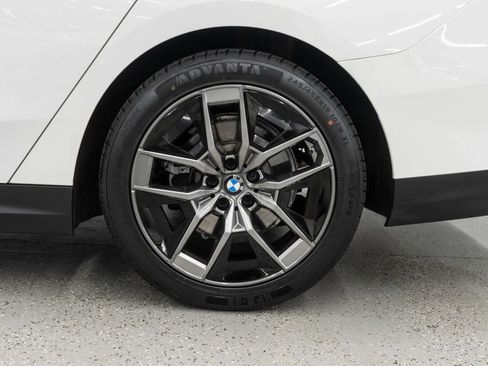 Used 2026 BMW 530i xDrive AWD/4WD image 38