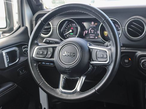 Used 2022 Jeep Wrangler Unlimited Sahara image 16