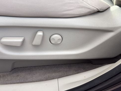 Used 2020 Kia Sedona LX image 11