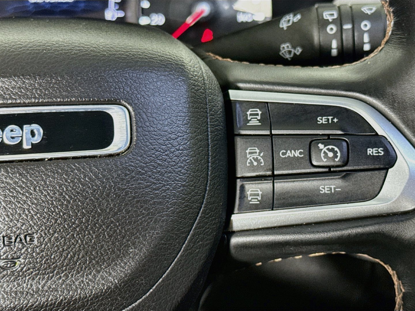 Used 2022 Jeep Compass Limited AWD/4WD image 12