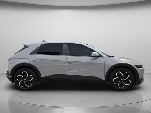 Used 2024 Hyundai Ioniq 5 SE RWD image 6