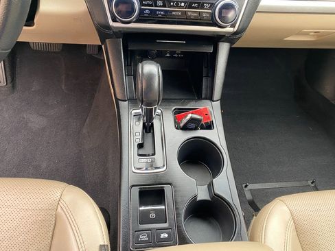 Used 2019 Subaru Outback 3.6R Limited AWD/4WD image 22