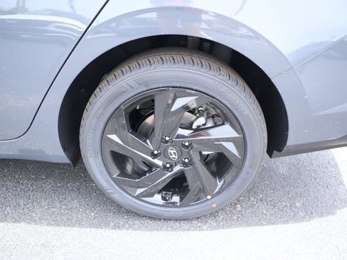 New 2026 Hyundai Elantra Sport FWD image 18