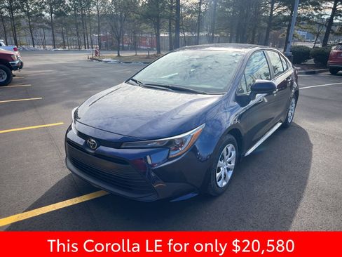 Used 2025 Toyota Corolla LE image 13