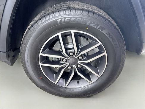 Used 2022 Jeep Grand Cherokee Limited w/ Tech Group image 32