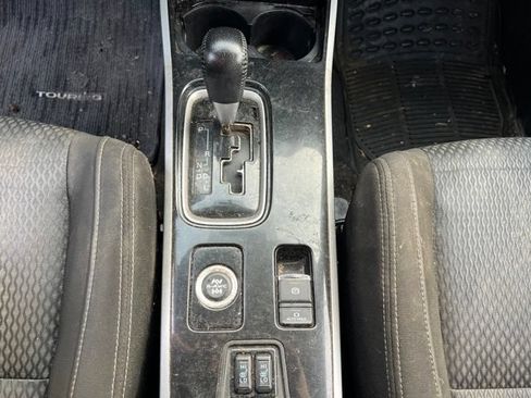 Used 2017 Mitsubishi Outlander SEL AWD/4WD image 18