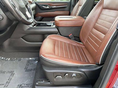 Used 2023 GMC Yukon Denali Ultimate AWD/4WD image 18