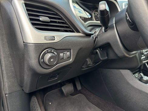 Used 2017 Jeep Cherokee Limited AWD/4WD image 19