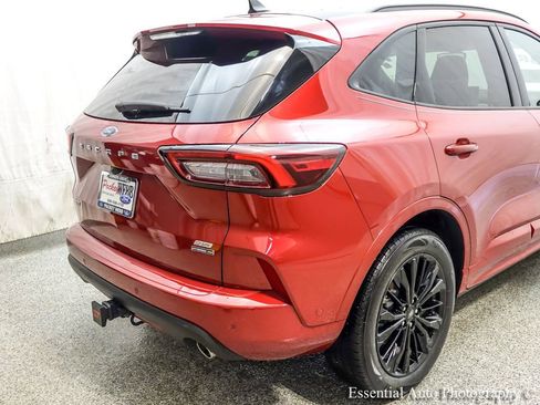 Certified 2023 Ford Escape ST-Line Elite w/ Premium Technology Package AWD/4WD image 9