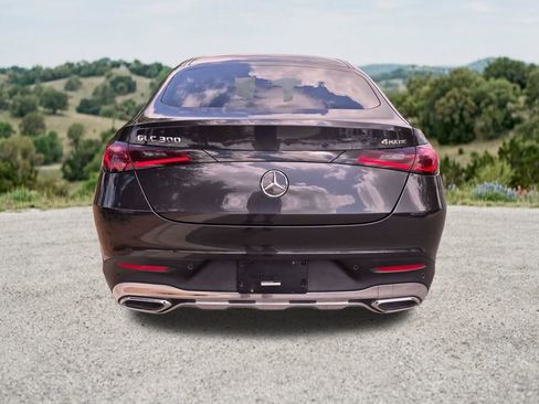 Used 2024 Mercedes-Benz GLC 300 4MATIC image 9
