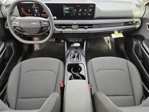 New 2025 Kia K4 LXS image 18