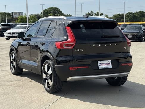 Used 2020 Volvo XC40 T5 Momentum w/ Protection Package Premier AWD/4WD image 4