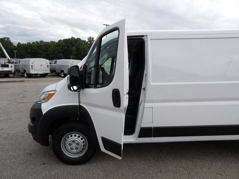 Used 2025 RAM ProMaster 2500 w/ U-Haul Equipment Group FWD image 13
