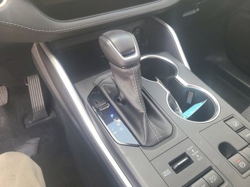 Used 2024 Toyota Highlander LE image 26