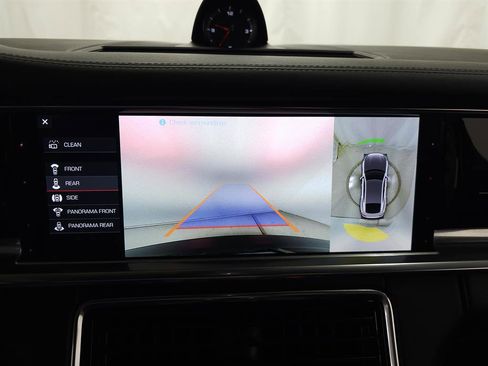 Used 2020 Porsche Panamera image 27