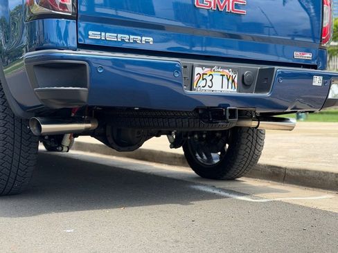 Used 2018 GMC Sierra 1500 SLT w/ All Terrain Package image 8