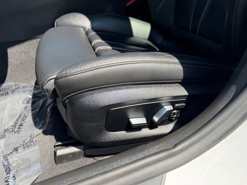 Used 2019 BMW 530e RWD image 16