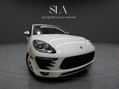Used 2018 Porsche Macan AWD/4WD image 4
