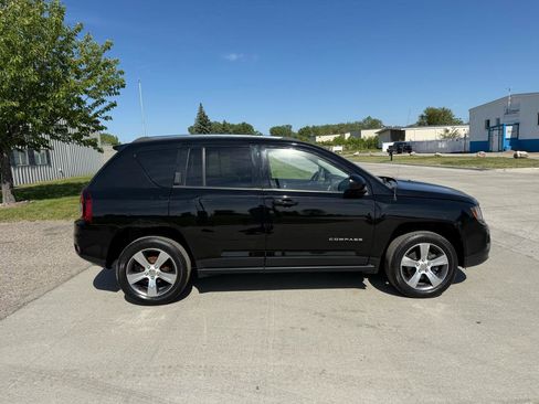 Used 2016 Jeep Compass High Altitude FWD image 4