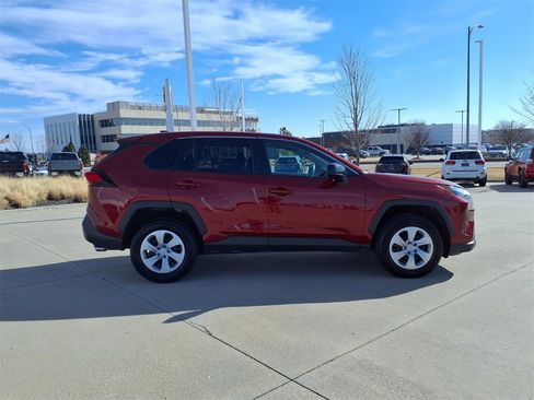 Used 2024 Toyota RAV4 LE image 8