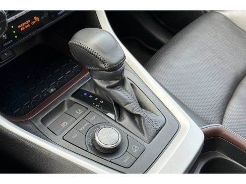 Used 2021 Toyota RAV4 Limited AWD/4WD image 22
