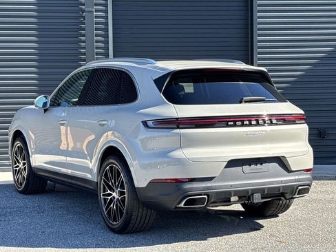 Certified 2026 Porsche Cayenne AWD/4WD image 3