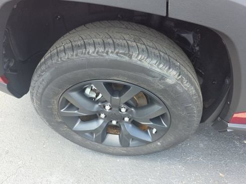 Used 2022 Toyota RAV4 LE FWD image 10