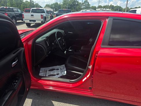 Used 2016 Dodge Charger SXT w/ Plus Group RWD image 5