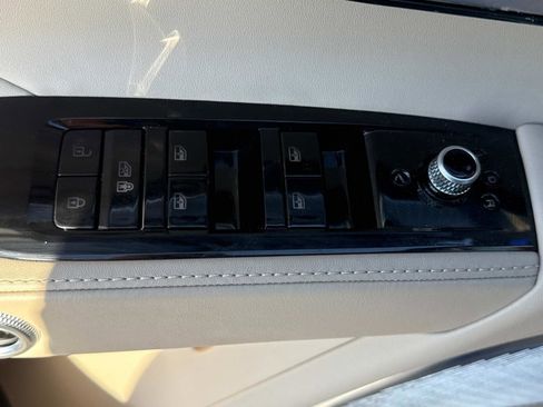 Used 2023 Maserati Grecale GT image 17