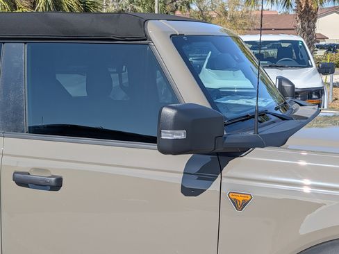 New 2025 Ford Bronco Badlands image 11