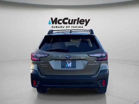 Used 2022 Subaru Outback Premium AWD/4WD image 4