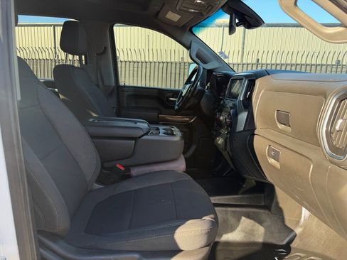 Used 2021 Chevrolet Silverado 2500 LT w/ Convenience Package image 16