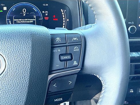 Used 2025 Toyota Camry SE image 37