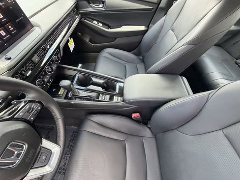 Used 2025 Honda Accord Touring image 19