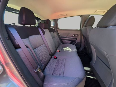 New 2026 Nissan Kicks SV w/ Charging Package FWD image 6