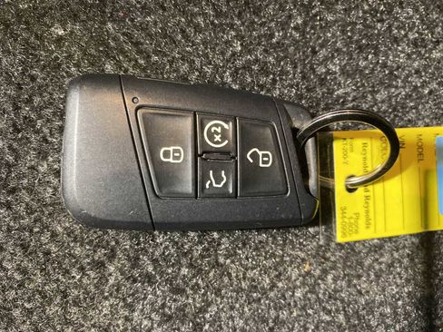 Used 2019 Volkswagen Jetta SEL Premium image 20