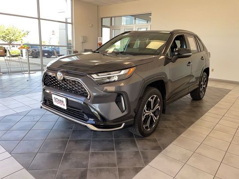 Used 2025 Toyota RAV4 XSE w/ Weather Package AWD/4WD image 2